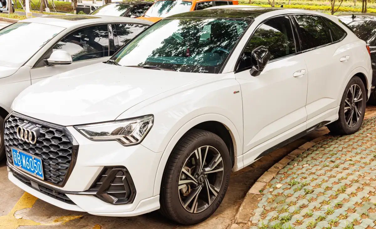 أودي Q3 سبورتباك (Audi Q3 Sportback 40 TFSI) - المقصورة الداخلية والكونسول