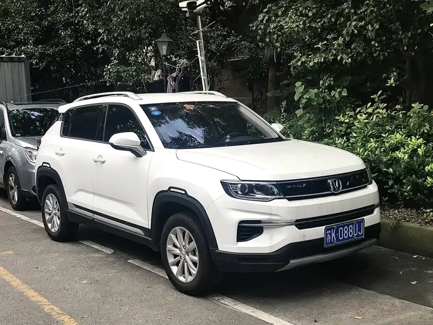 شانجان CS35 بلس (Changan CS35 Plus 1.4T) - المقصورة الداخلية والكونسول