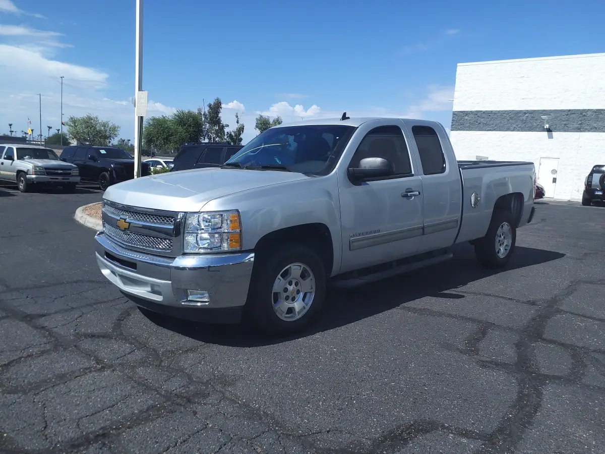 شفروليه سلفرادو (Silverado 1500 5.3 V8) - المقصورة الداخلية والكونسول