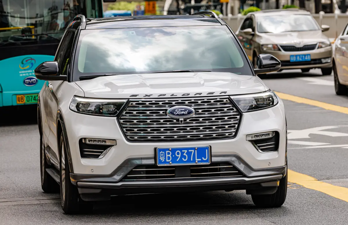 فورد إكسبلورر (Ford Explorer 2.3 EcoBoost) - المقصورة الداخلية والكونسول