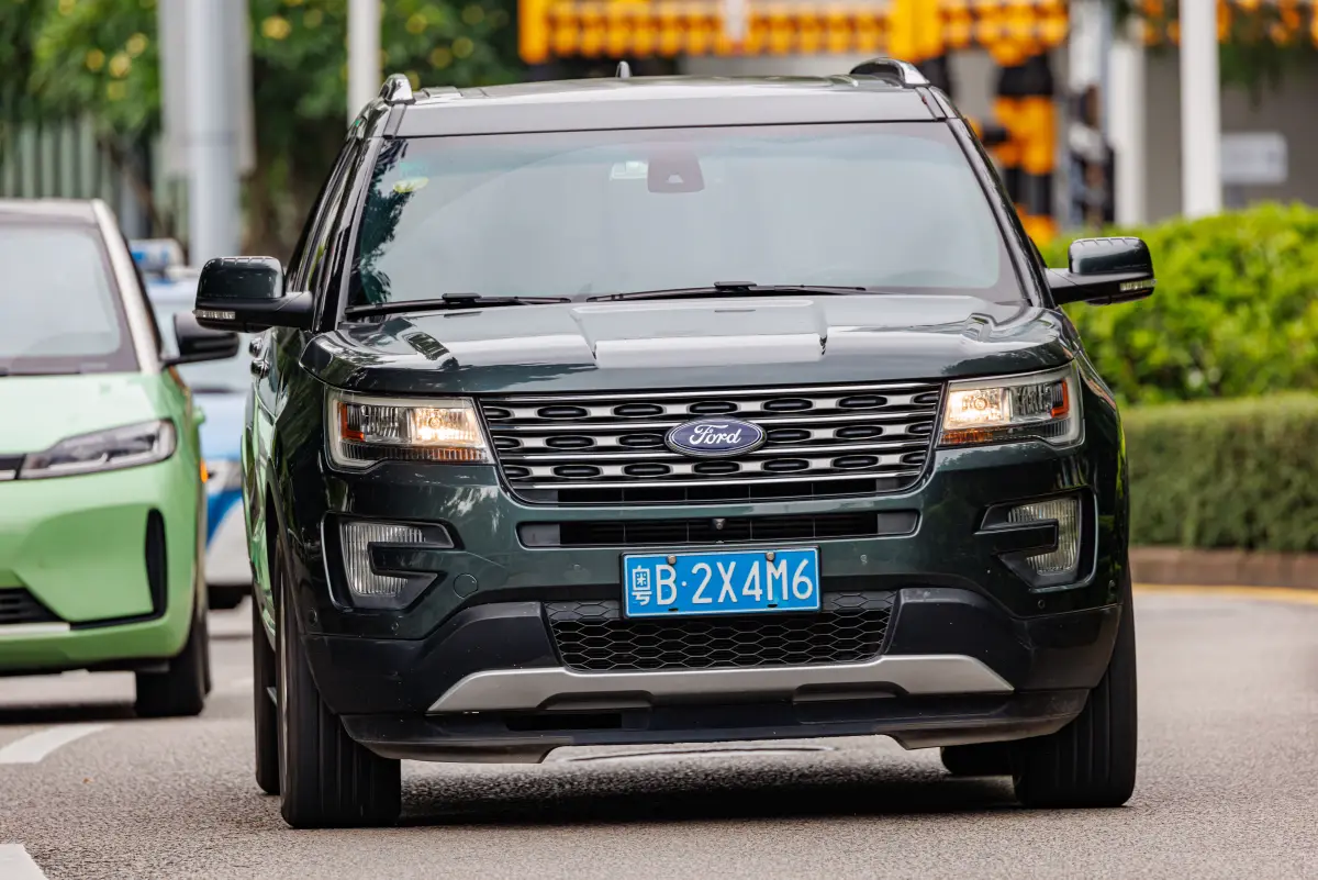 فورد إكسبلورر (Ford Explorer 2.3 EcoBoost) - التصميم الخلفي وزاوية العادم