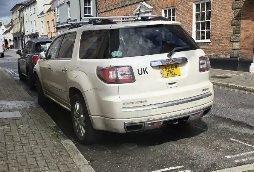 جي إم سي أكاديا (GMC Acadia 3.6L V6 Denali) - المقصورة الداخلية والكونسول