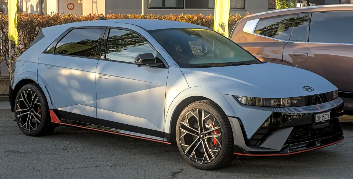 هيونداي أيونيك 5 N (Hyundai Ioniq 5 N 650 HP) - المقصورة الداخلية والكونسول
