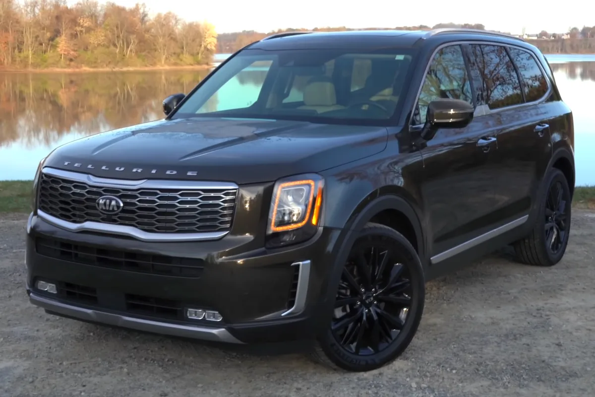 كيا تيلورايد (Kia Telluride 3.8 V6) - المقصورة الداخلية والكونسول