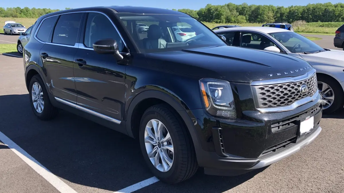 كيا تيلورايد (Kia Telluride 3.8 V6) - التصميم الخلفي وزاوية العادم