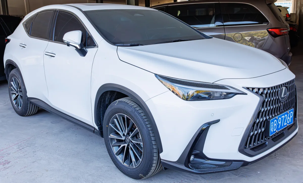 لكزس NX (Lexus NX 350 AZ20) - المقصورة الداخلية والكونسول