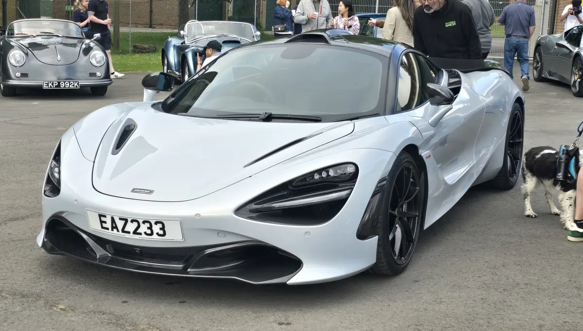 ماكلارين 720S (McLaren 720S 4.0L Twin Turbo)