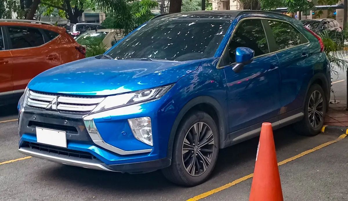 ميتسوبيشي إكليبس كروس (Eclipse Cross) - التصميم الخلفي وزاوية العادم
