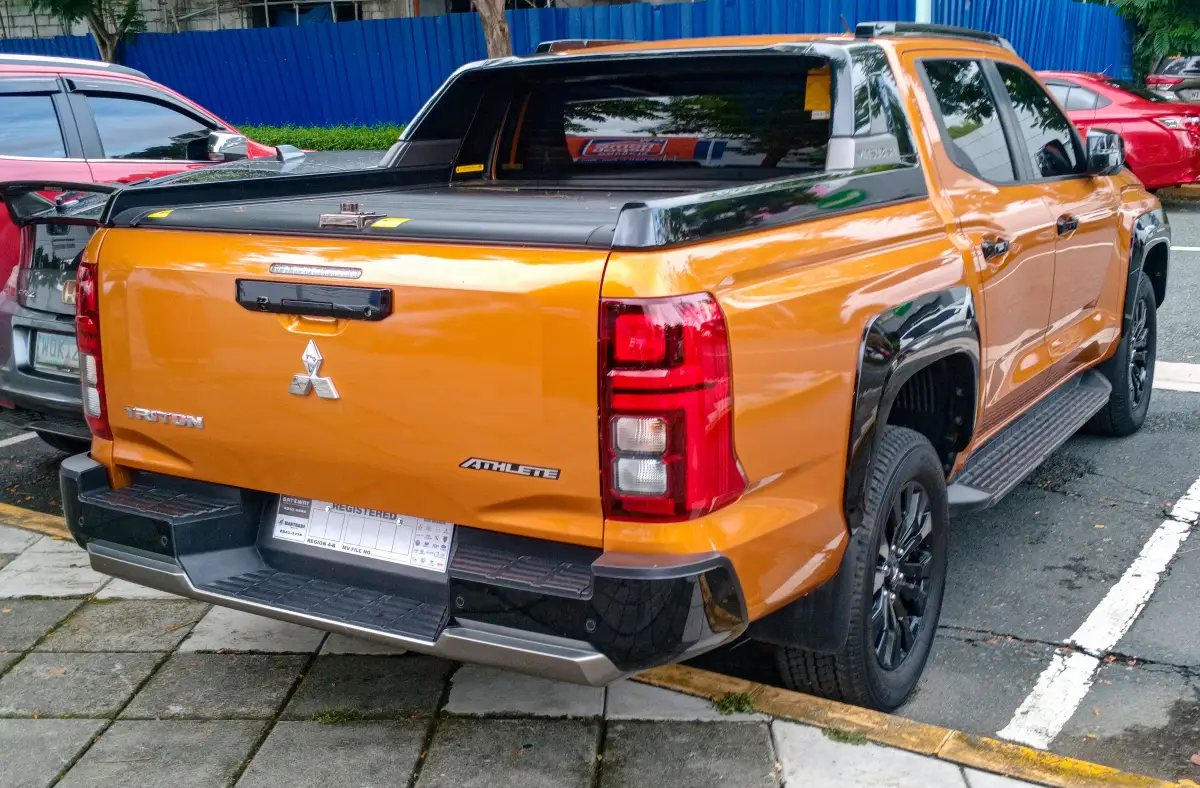 ميتسوبيشي L200 (Triton 2.4 DI-D)