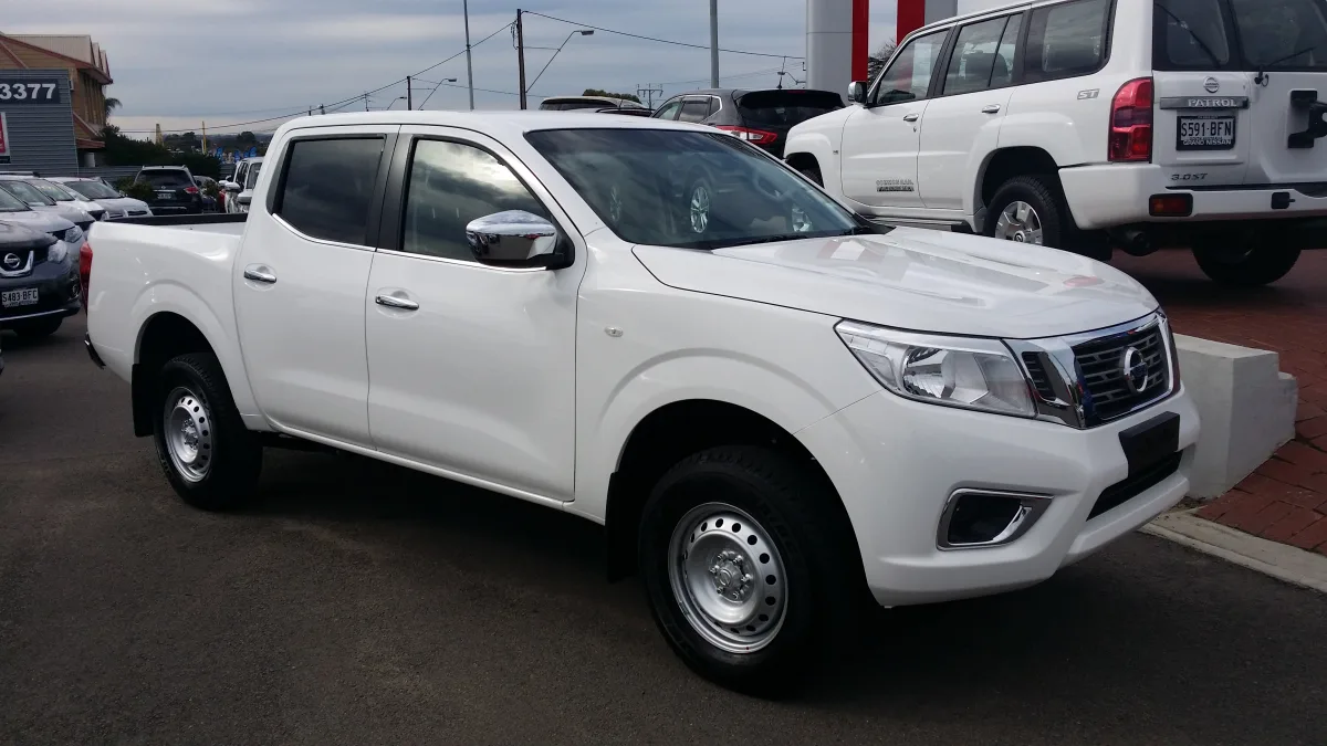 نيسان نافارا (Nissan Navara 2.5 Diesel 4×4)