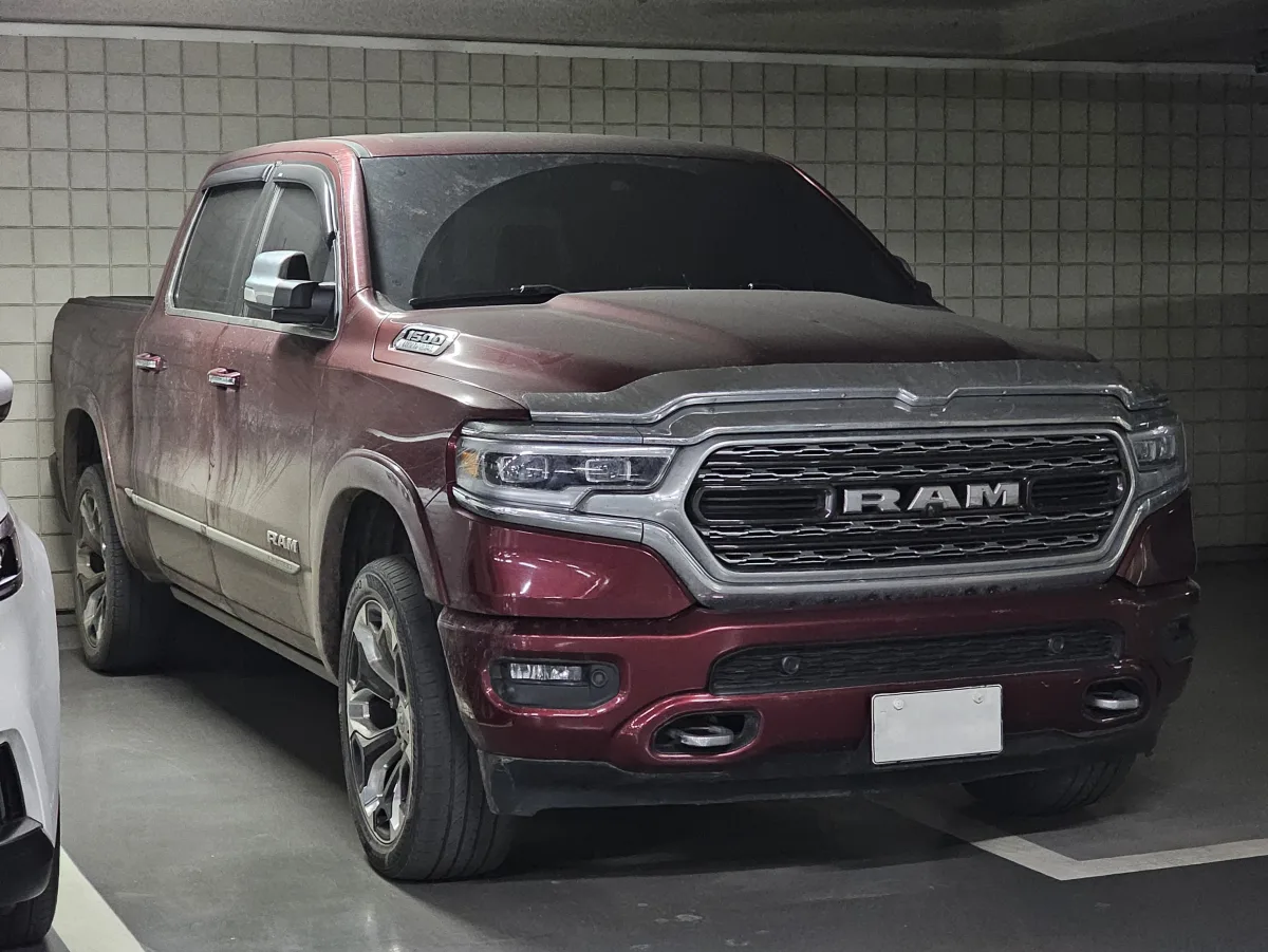 رام 1500 ليمتد (RAM 1500 Limited 5.7 HEMI) - التصميم الخلفي وزاوية العادم
