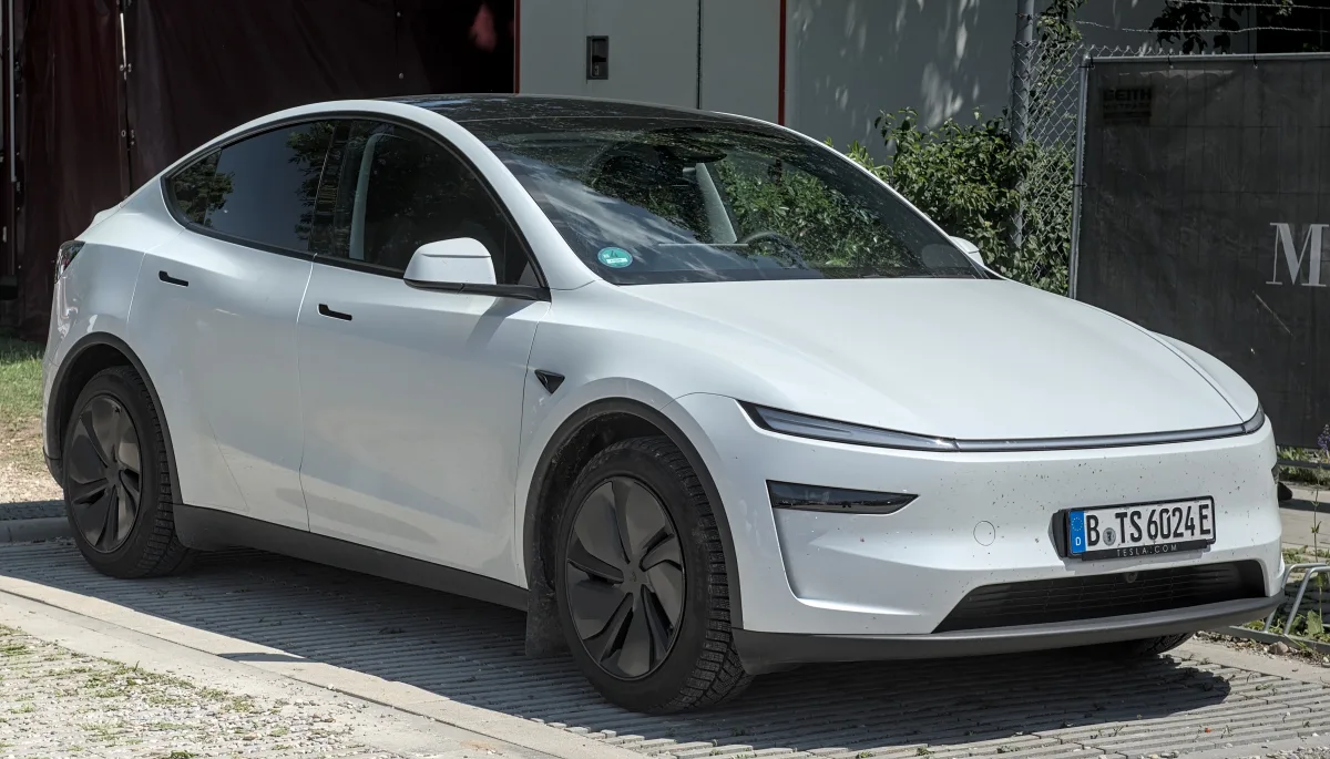 تسلا موديل Y بيرفورمانس (Model Y Performance) - المقصورة الداخلية والكونسول