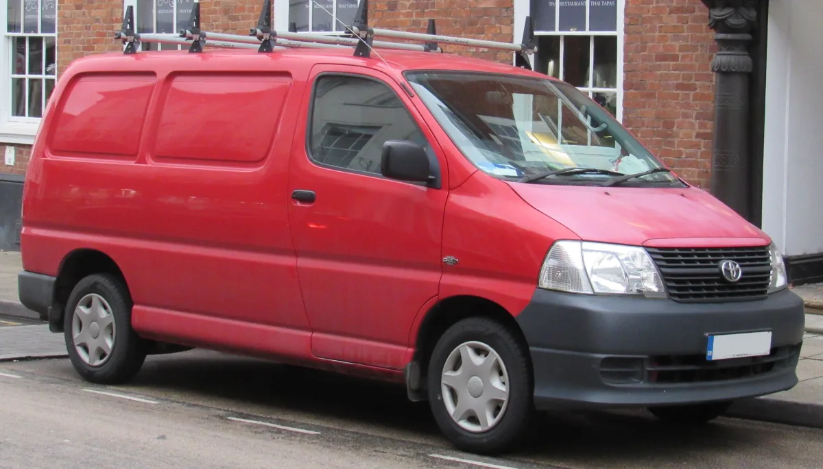 تويوتا هايس (Toyota Hiace 2.8 D-4D)